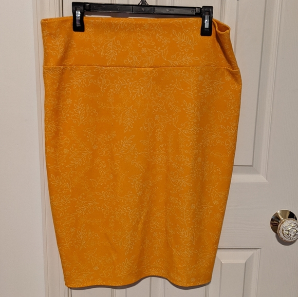 Gold Yellow LuLaRoe Cassie Pencil Skirt XL